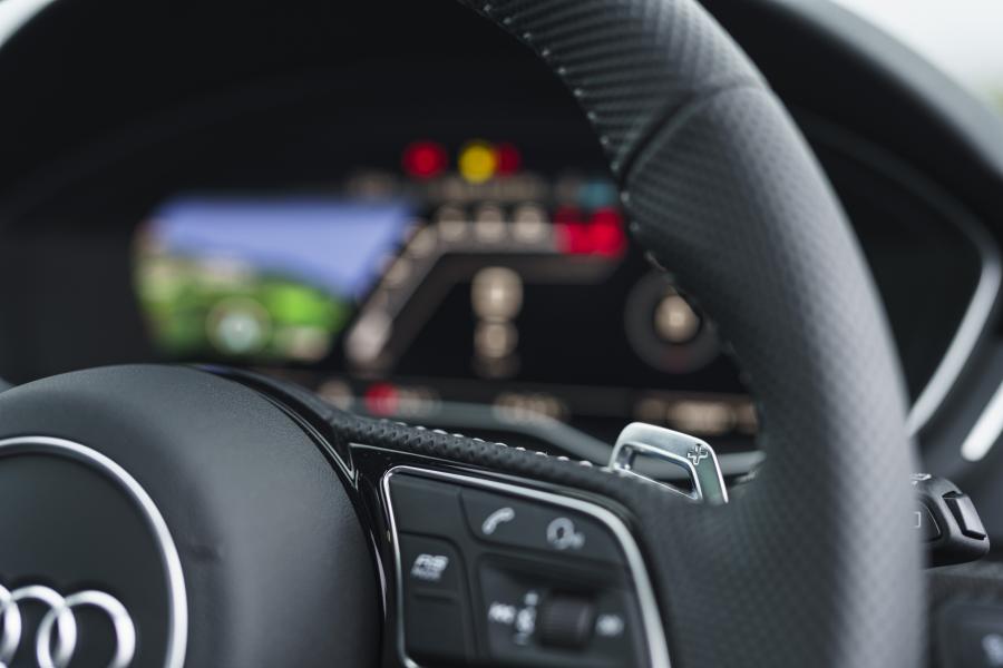 Детали интерьера Audi RS4 Avant (B9) 2020 года  (UK) (фото 92 из 99)